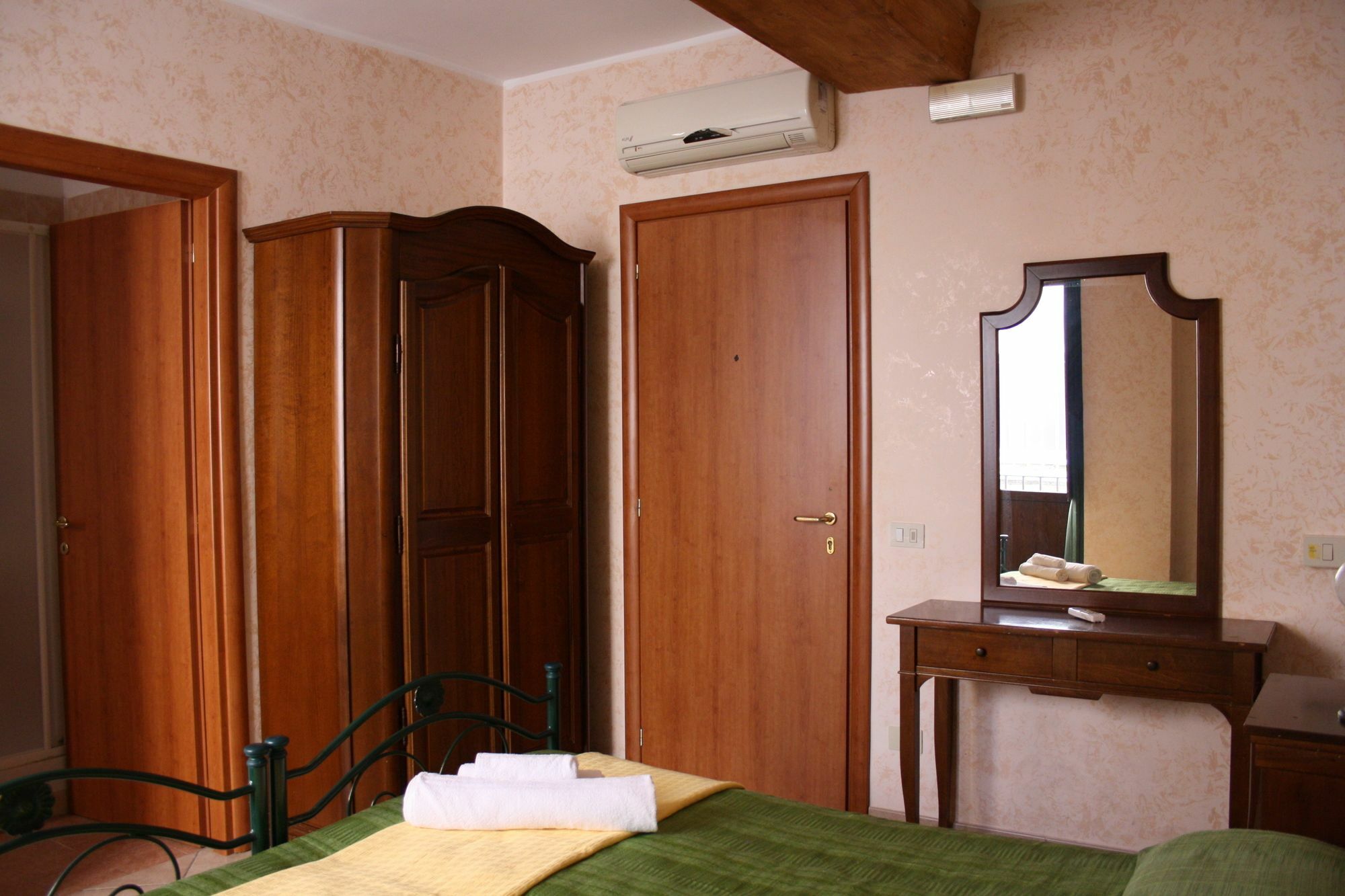 Cityguesthouse Катандзаро Экстерьер фото