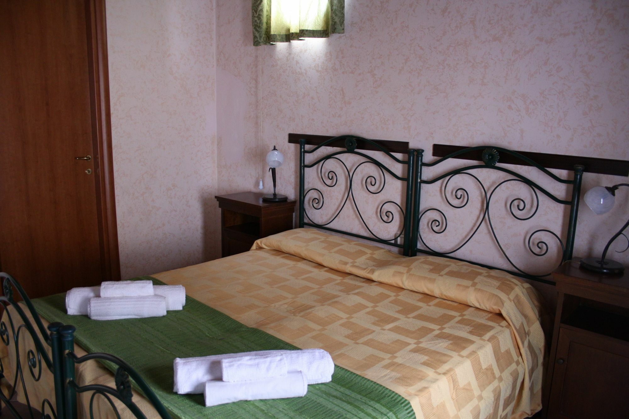 Cityguesthouse Катандзаро Экстерьер фото